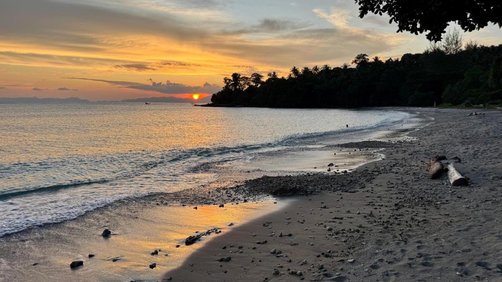 Sunset Beach Resort Weh Sabang  Exteriér fotografie